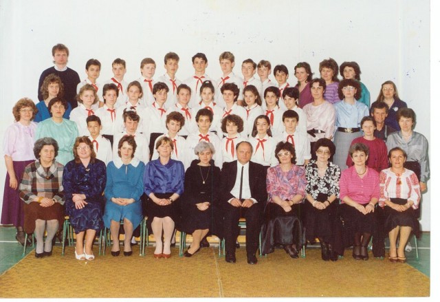 1989. 8.a