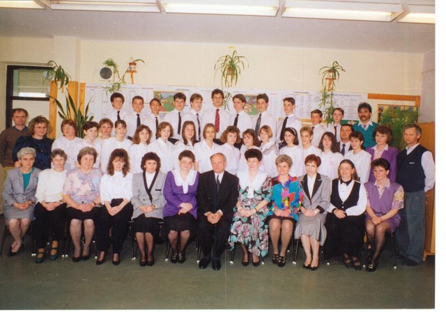 1994. 8.a