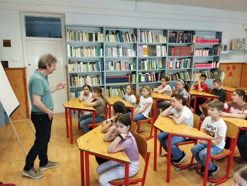 Rendhagyó irodalomórák 2026.