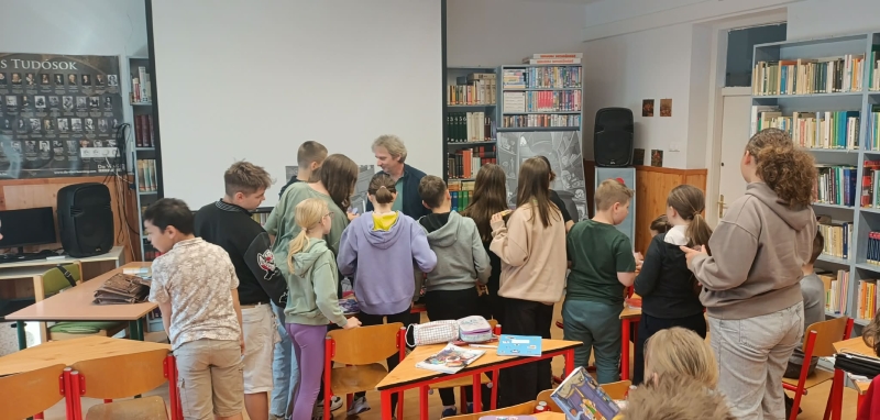 Rendhagyó irodalomórák 2026.